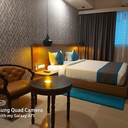 Parkwood Suites Kadubeesanahalli-Fully Vaccinated Staff Bangalore Exterior photo
